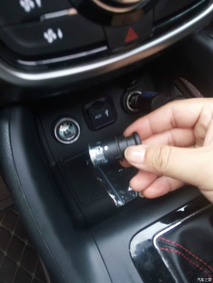 【深圳cs75车友会】479江寒月-小东西,大实用为爱车配备点烟器