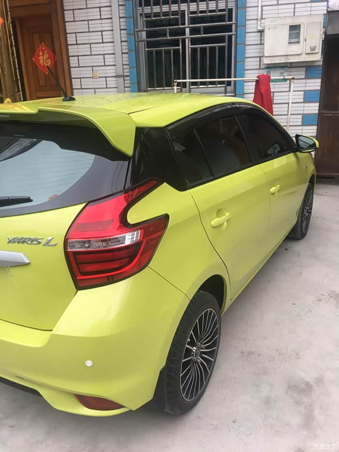 新致炫什么颜色好看?