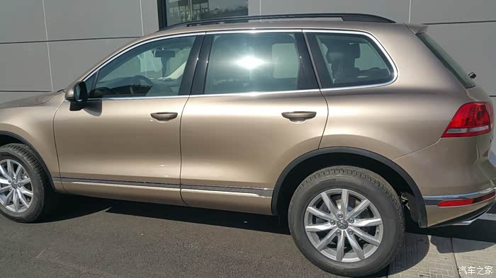 新款途锐沙滩金