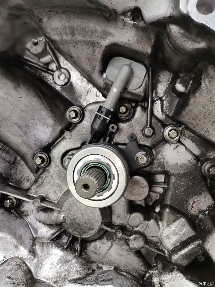 离合器踏板不回位,12年新轩逸更换离合分泵