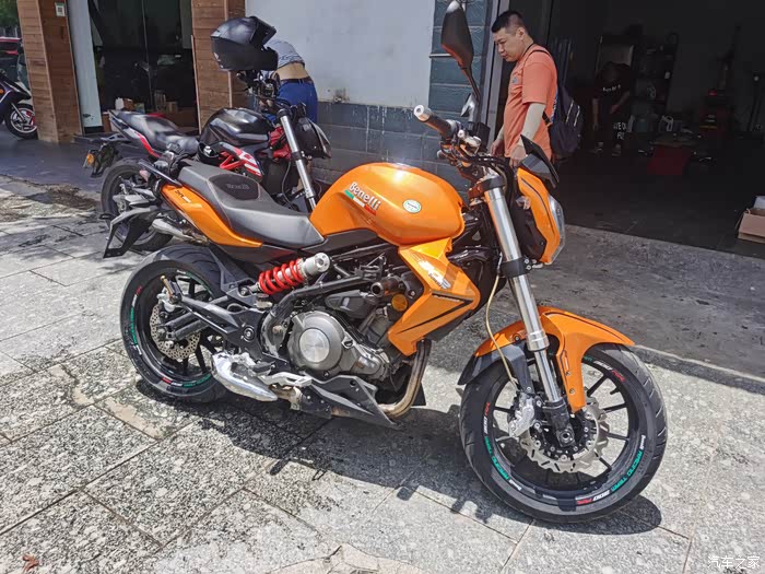 黄龙300脚踏前移改装