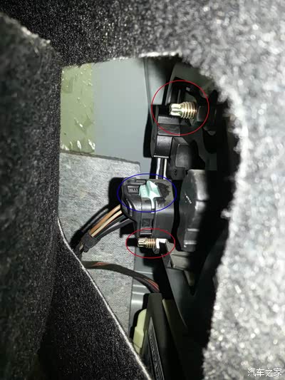 2011款老速腾自己动手更换刹车灯