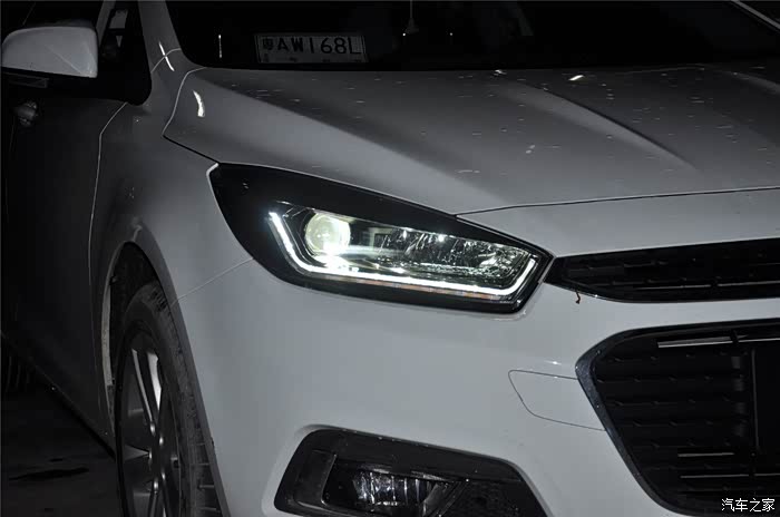 雪佛兰15新小科升级探陆泽双光氙气led远光车灯总成作业效果共赏