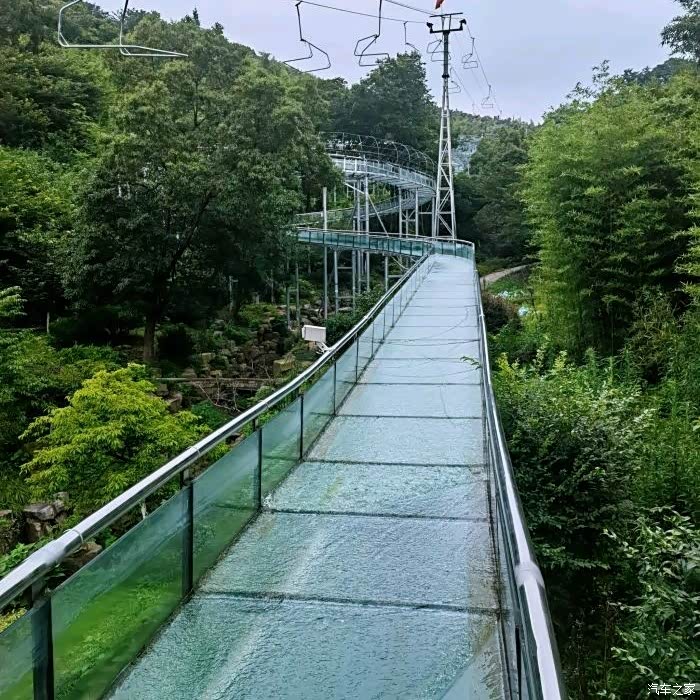 自驾荣威360到绿野达人谷玩