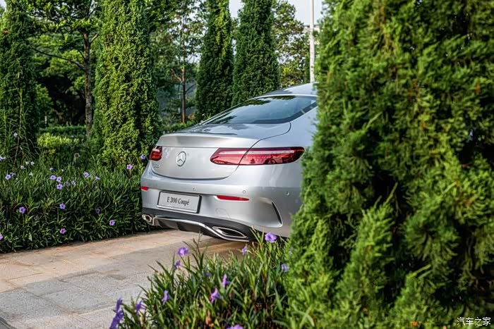 撩妹神器奔驰e300coupe