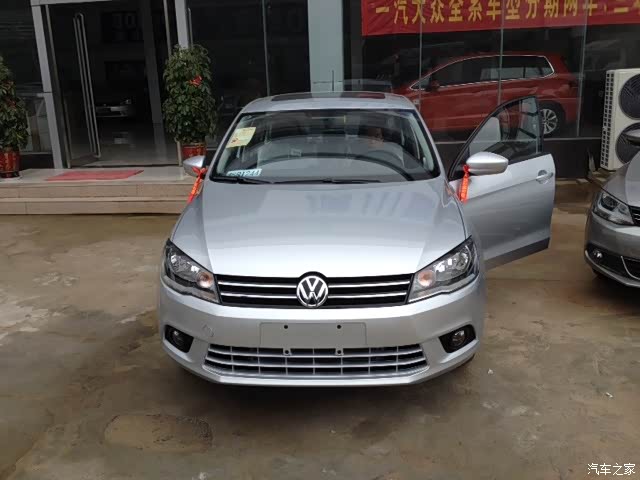 突然发现银色捷达好丑