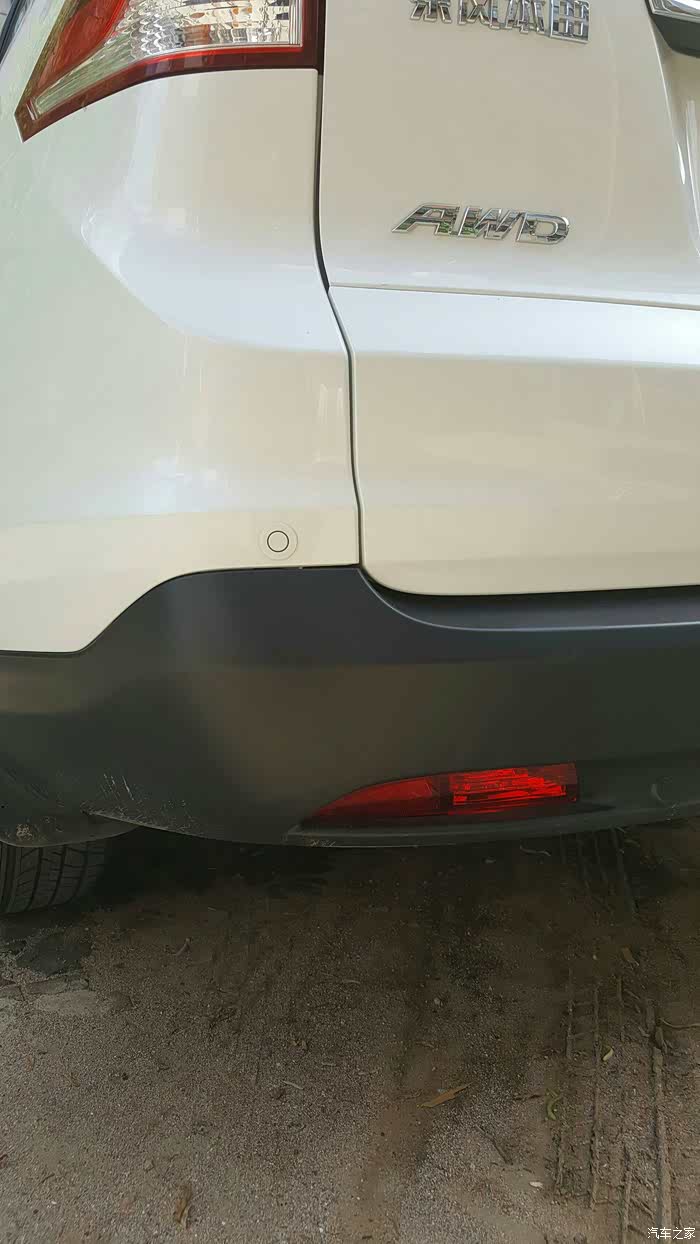 crv车后保险杠黑色和白色接缝处有5毫米的缝隙_本田cr-v论坛_汽车之家