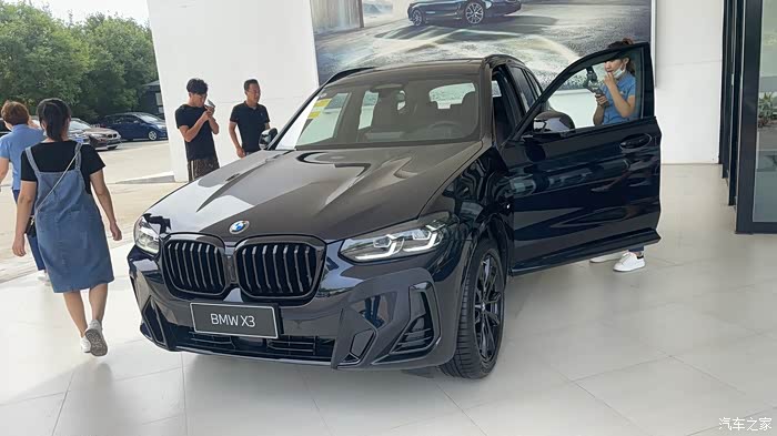 新款宝马x3,黑色展车