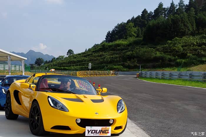 首次体验重庆万盛青年汇巅峰乐园f3赛道附赛道视频