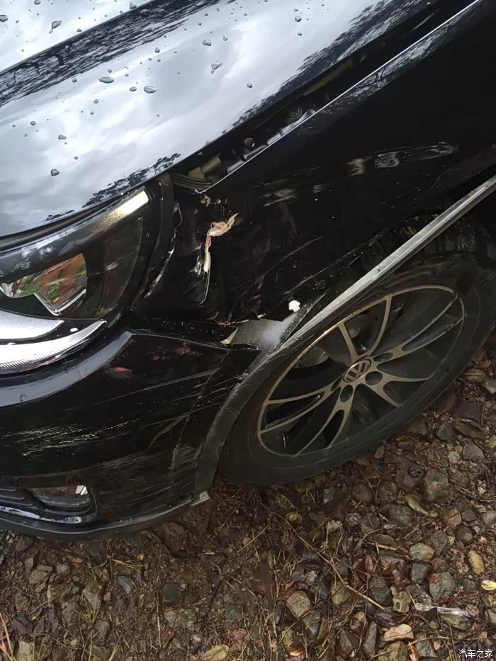 刚买了不到一个月的新车,被撞了