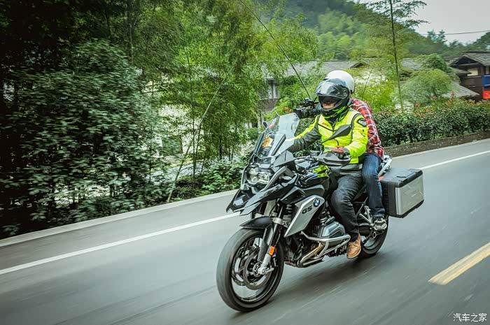 水鸟与自行车比赛的激情相约