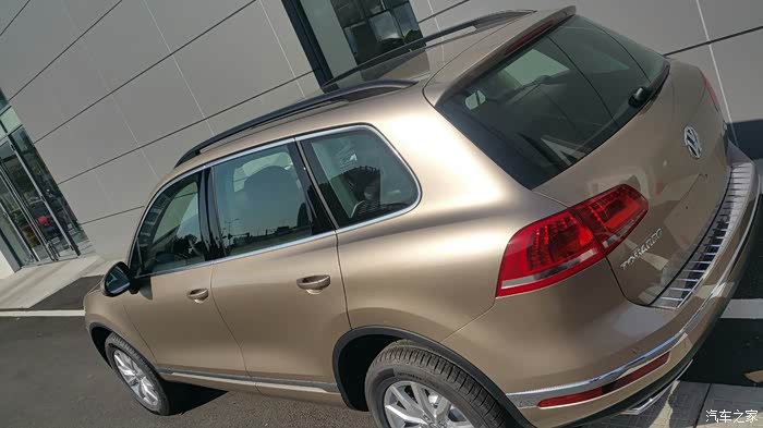 新款途锐沙滩金