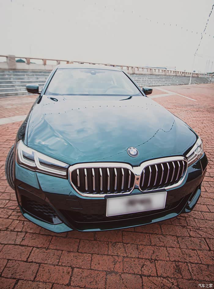 宝马540牛津绿实拍外景分享将复古进行到底