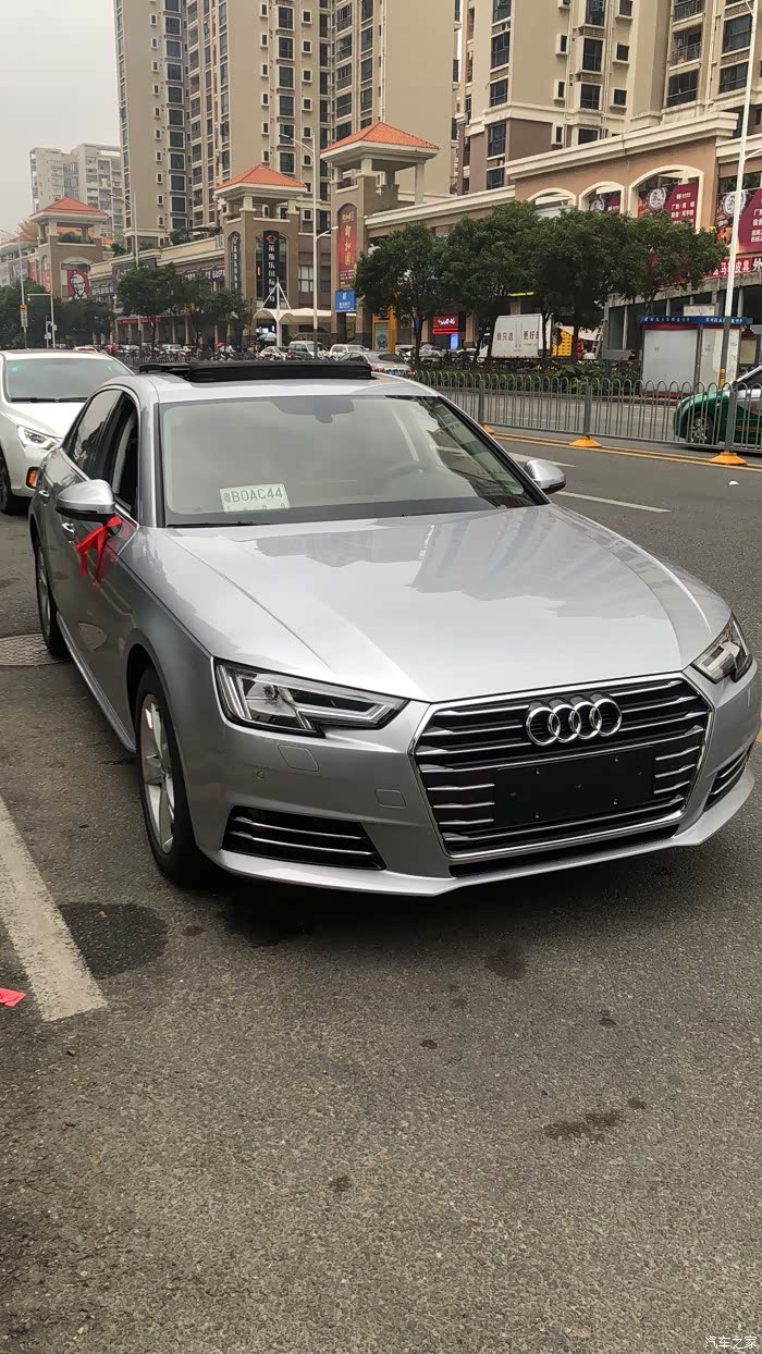 奥迪a4l17款时尚花剑银2400公里作业