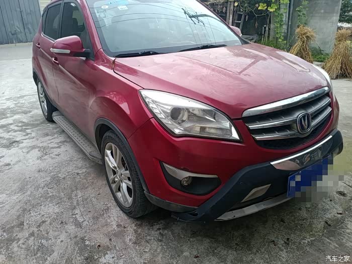 我的秀场我做主经典红色长安cs35依然光鲜亮丽