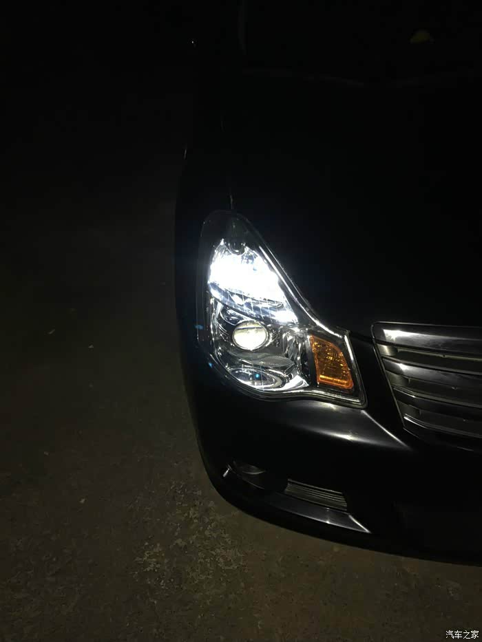 经典轩逸 示宽灯怎么卸下来?