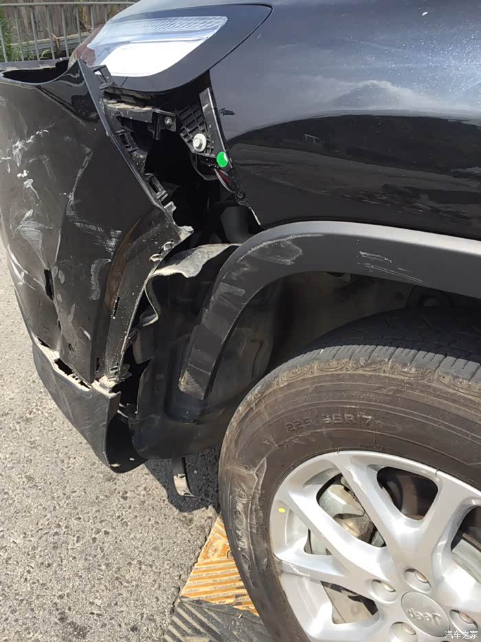 被撞车了太不结实了