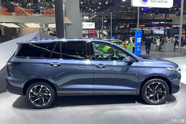 新宝骏rs-7简约时尚,车身长度达到4.9m