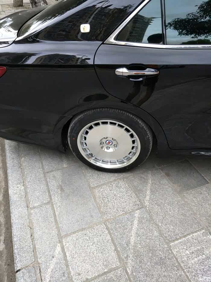 出皇冠大饼轮毂