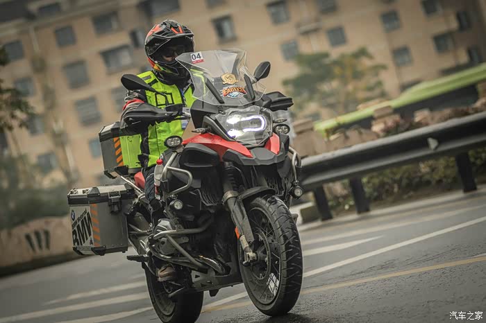 水鸟与自行车比赛的激情相约