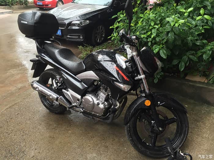 我就要不一样的风景 黑gw250f 配个性边包 论坛独一份?