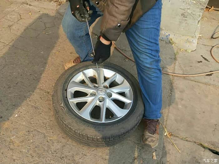 【图】我们家的银色卡罗拉第一次补胎经历_卡罗拉论坛_汽车之家论坛