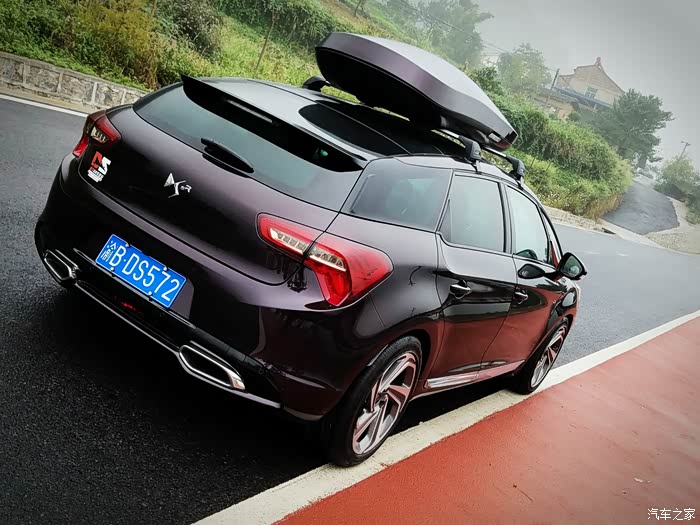 全国首列ds5安装车顶行李箱同样很骚啊