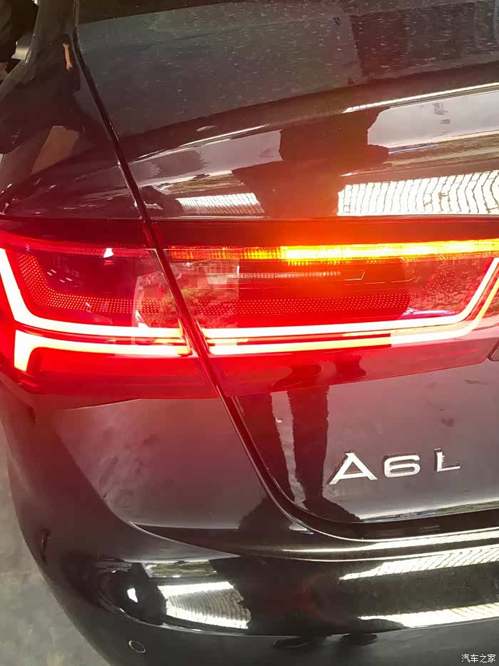 764 | 回复: 9 奥迪a6l论坛 地点广州加装个流水尾灯,小线条大线条!