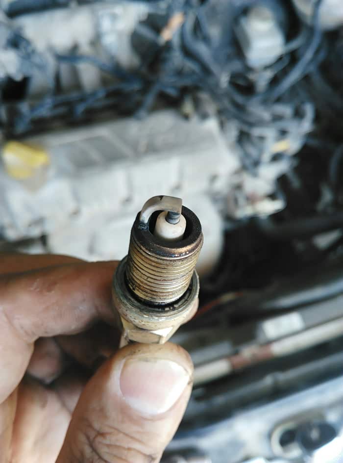 真坑人啊!今天下旗云的火花塞一看居然是k7rtc