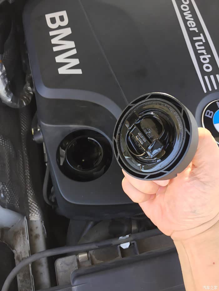 【图】打开加机油盖子,为什么看不到机油?_宝马3系论坛_汽车之家论坛