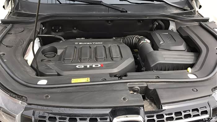 发动机舱还可以吧