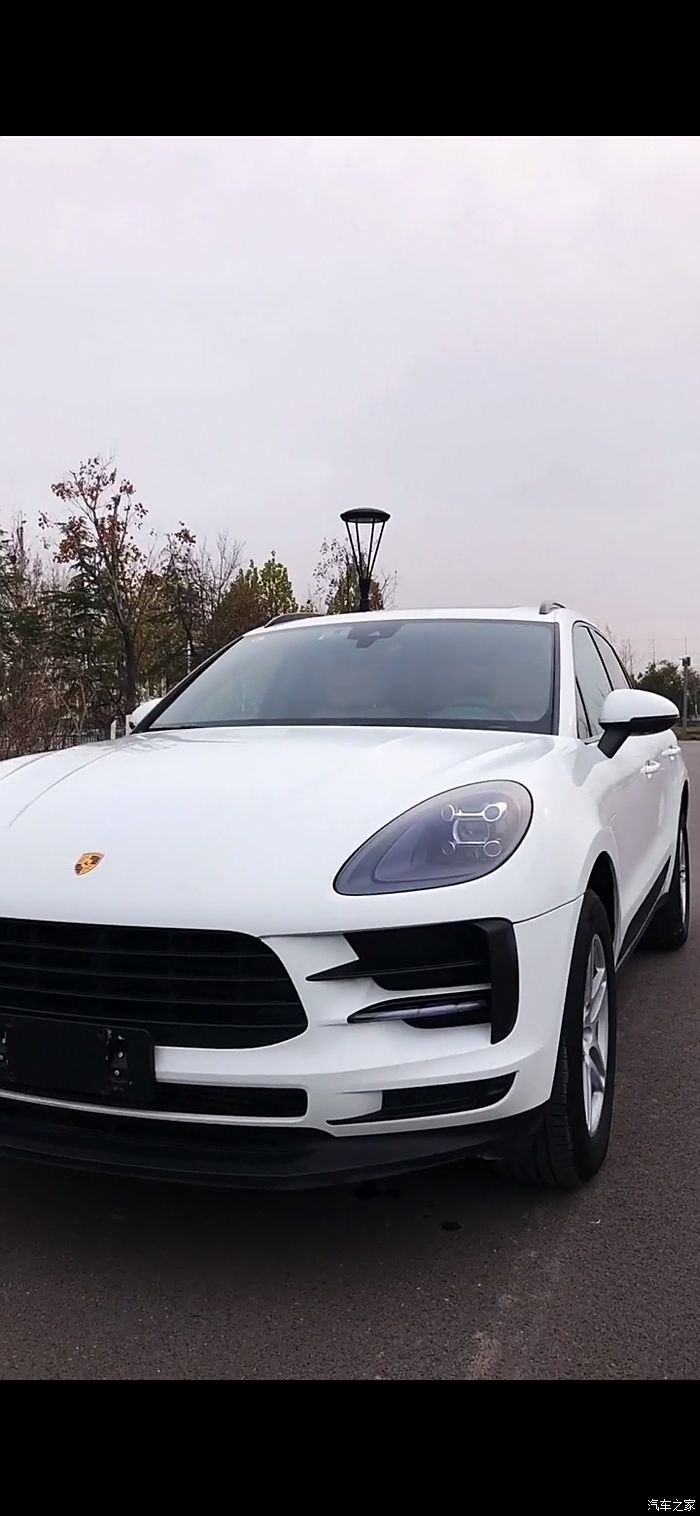 帥氣大白蛙 保時捷macan