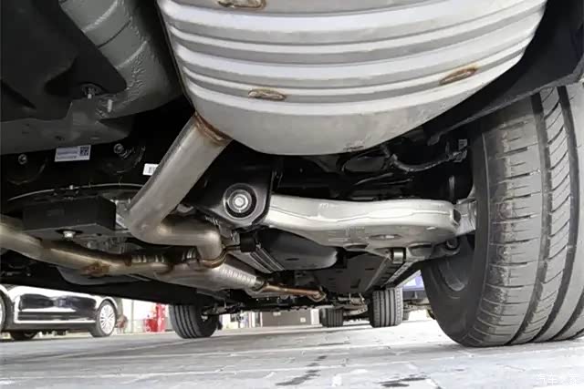 秋风送爽秀生活红旗hs7风格比较大气