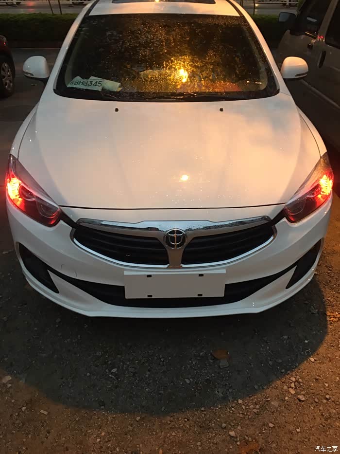 车灯问题!求大神解答