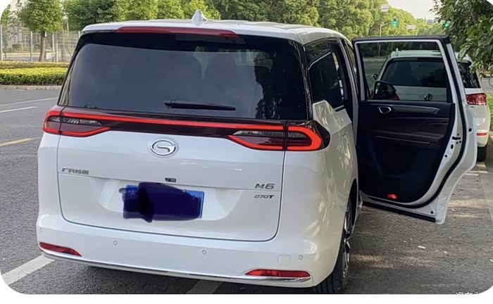 性价比很高的mpv6座大空间实拍广汽传祺m6