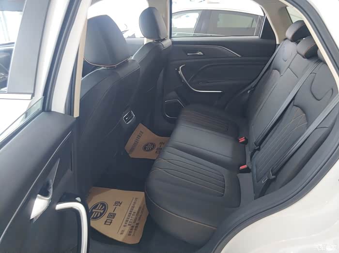 清爽夏日,与你相遇-奔腾t77