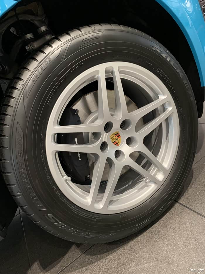 版主留情保时捷macan车主出4个原厂轮毂和轮胎