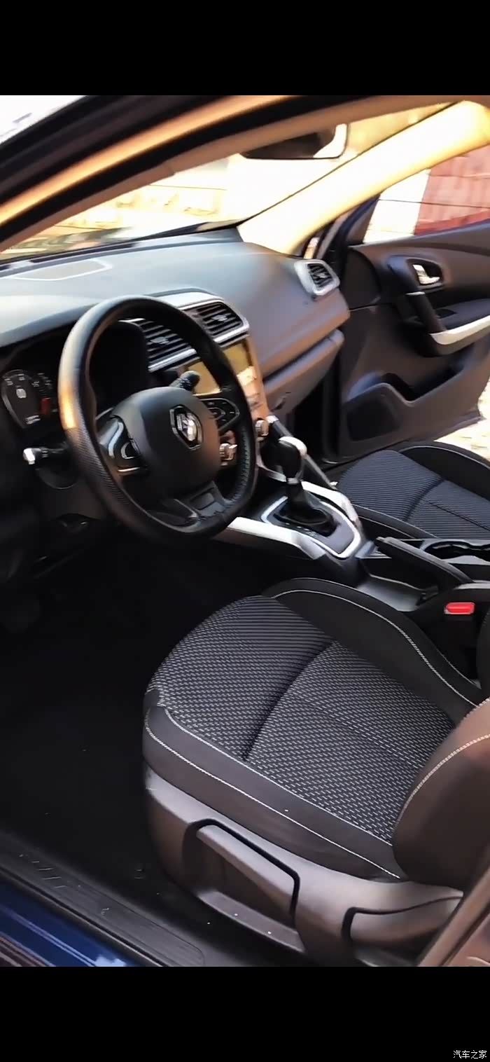 雷诺科雷嘉内饰一览