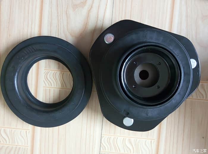 这个左侧的是顶胶右侧的是平面轴承吗?我刚买回来,准备明天换