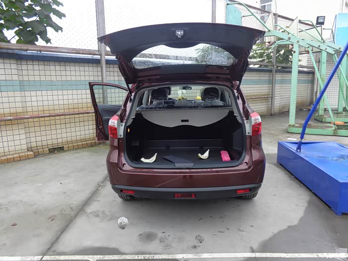 后备箱(白色柚子皮吸味的)