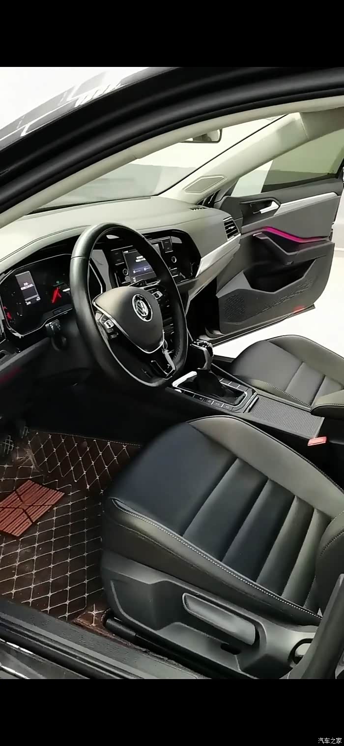 大众速腾,稳健内饰成功人士绝对喜欢