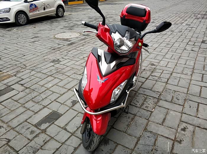 春暖花开陪朋友喜提新车豪爵vs125