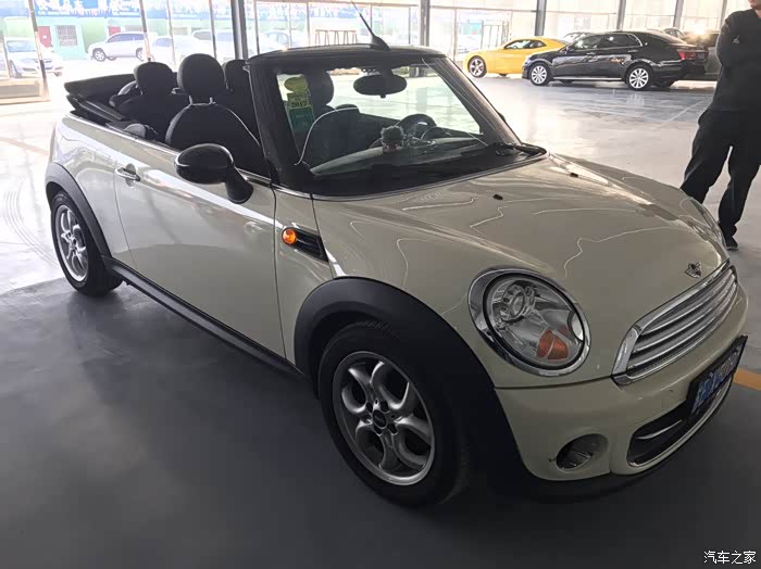 今天帮姐姐收了台二手敞篷mini