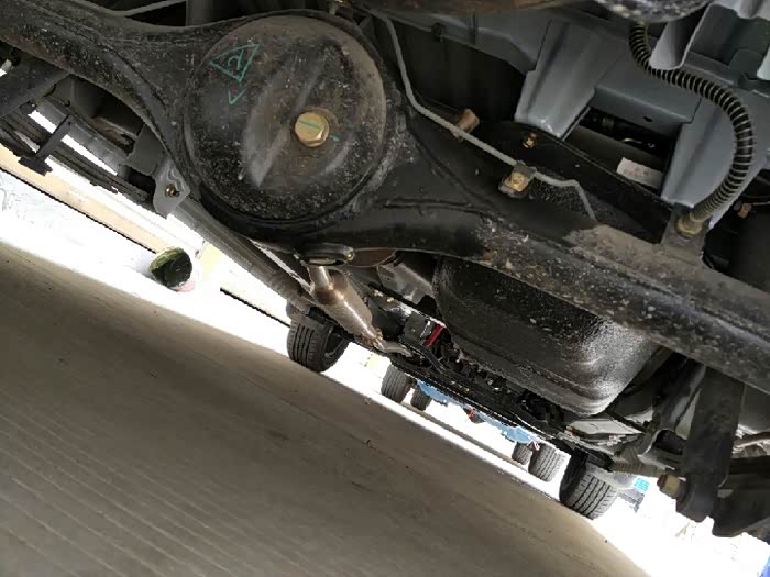 【图】后桥有油迹,这是什么情况?_东风风光330论坛_汽车之家论坛