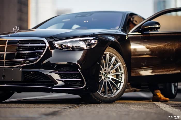 第十代梅赛德斯奔驰s级轿车