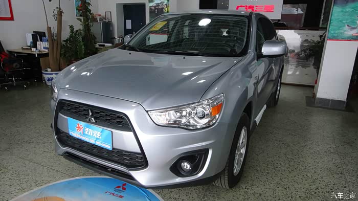 我为劲炫贴标签试驾高颜值大叔广汽三菱新劲炫20自动两驱精英