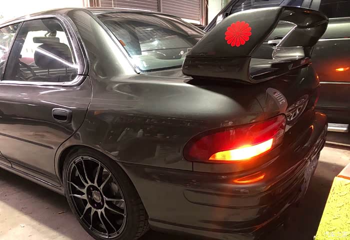 08年上牌的斯巴鲁翼豹gc5朋友很用心在修复