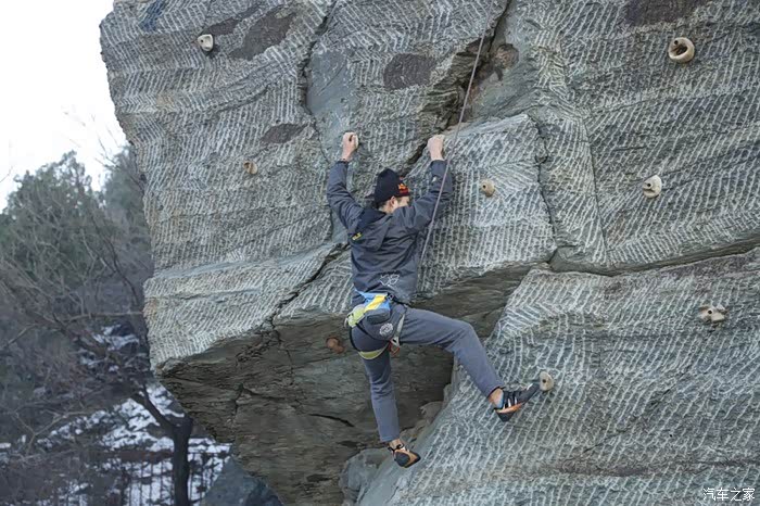 大汉生活百望山n次攀岩速降小伙伴们嗨爆了
