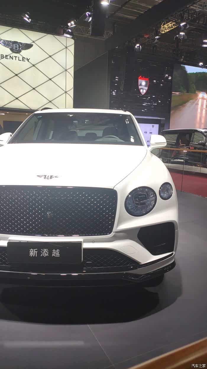 2021上海车展豪车宾利实拍