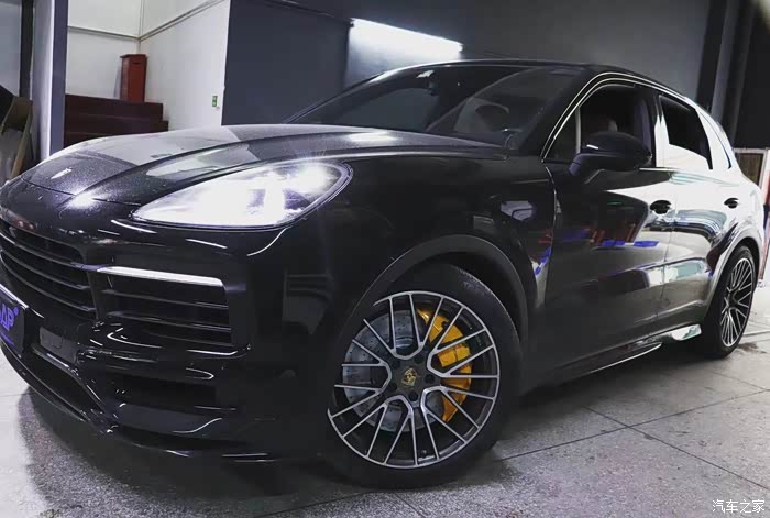 保时捷卡宴阿基波罗前十后四刹车卡钳